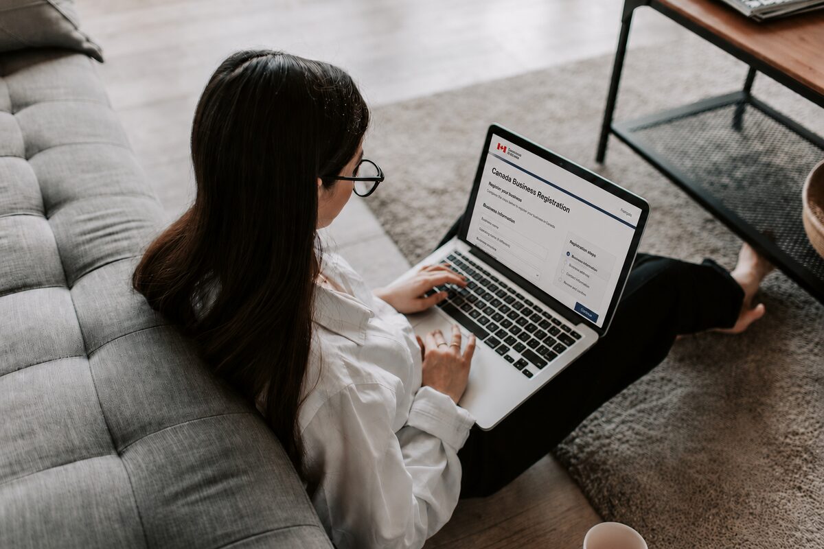 Register a dropshipping business in Canada