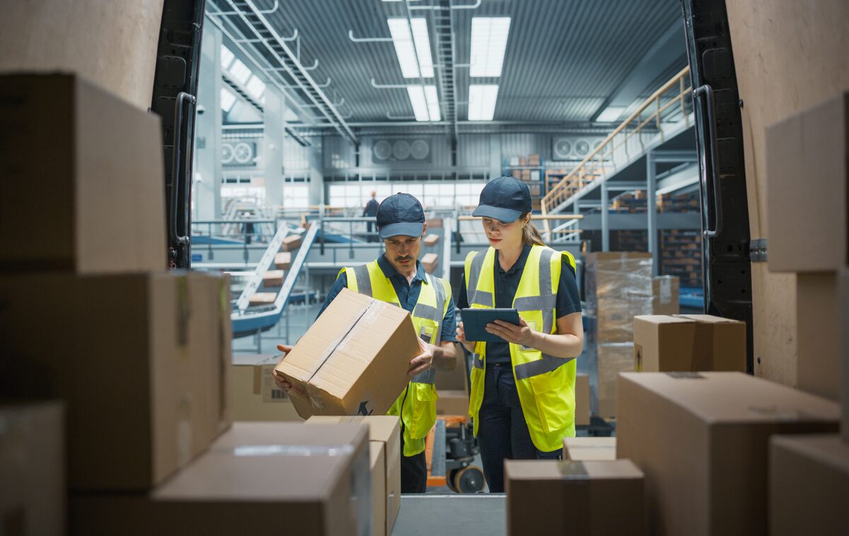 How To Fulfill Orders On Shopify: The Best Methods In 2026